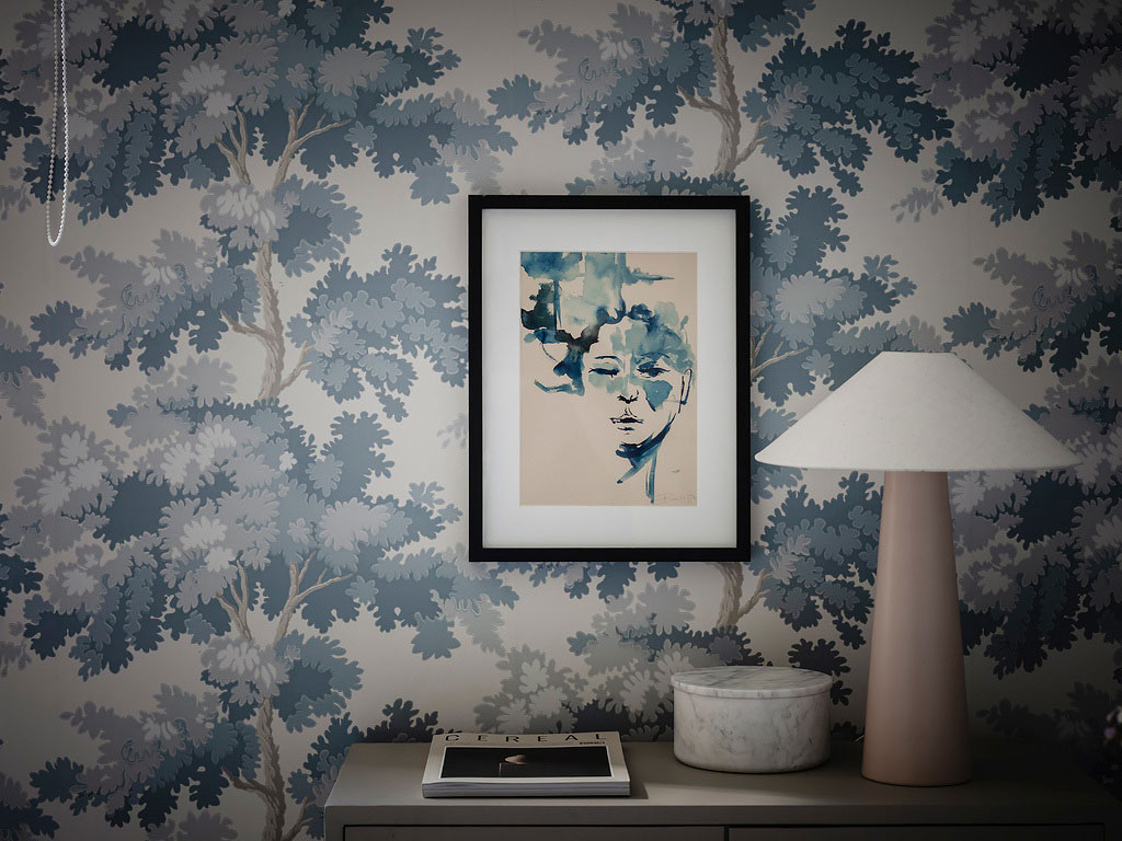 蓝调小花墙纸打造清新 Scandinavian 卧室-7