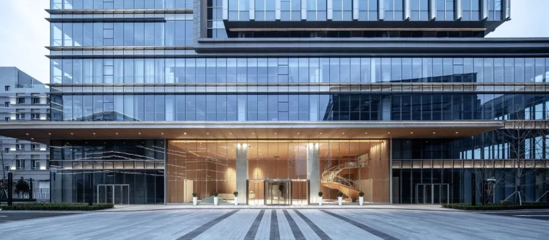 顶级办公总部设计,人文关怀与科技未来感的完美融合-93