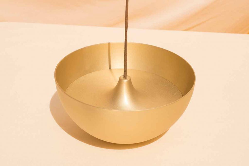 身心平衡的仪式 | Sara Ricciardi + Simone Piva 为 Made in Edit 设计“Ora”系列-15