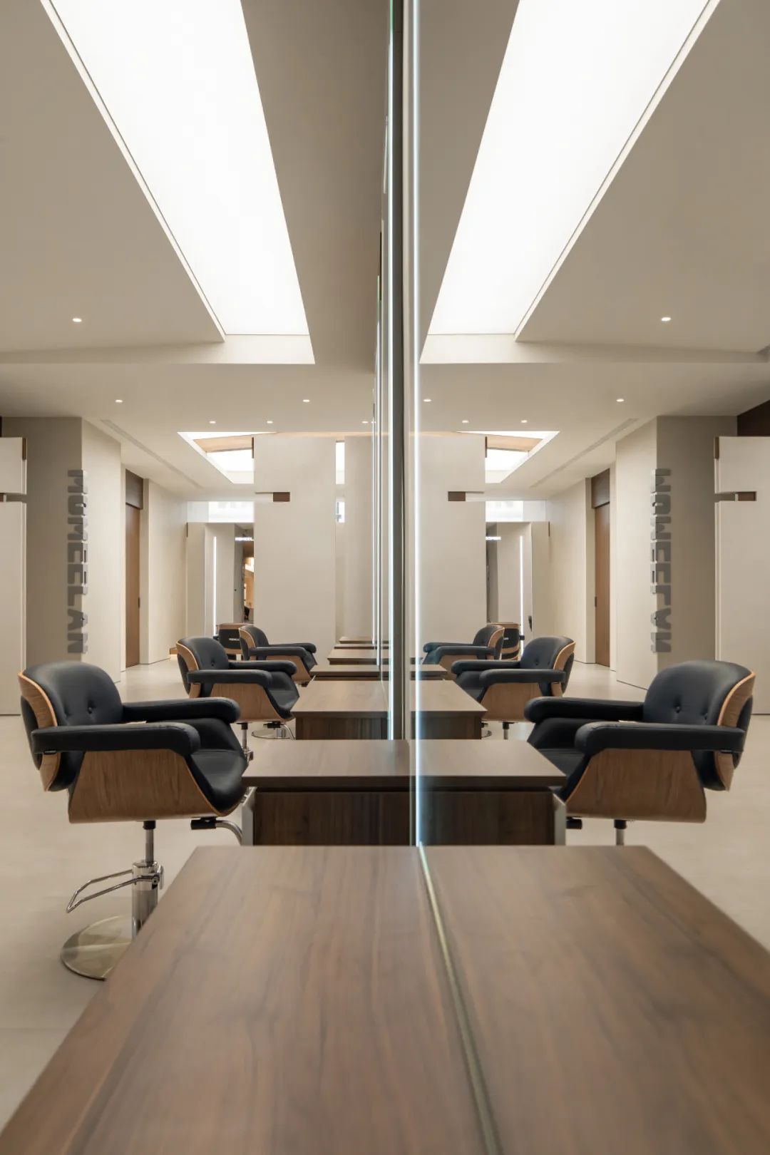 330㎡商业空间 | 以简约之美，演绎造型之韵-14