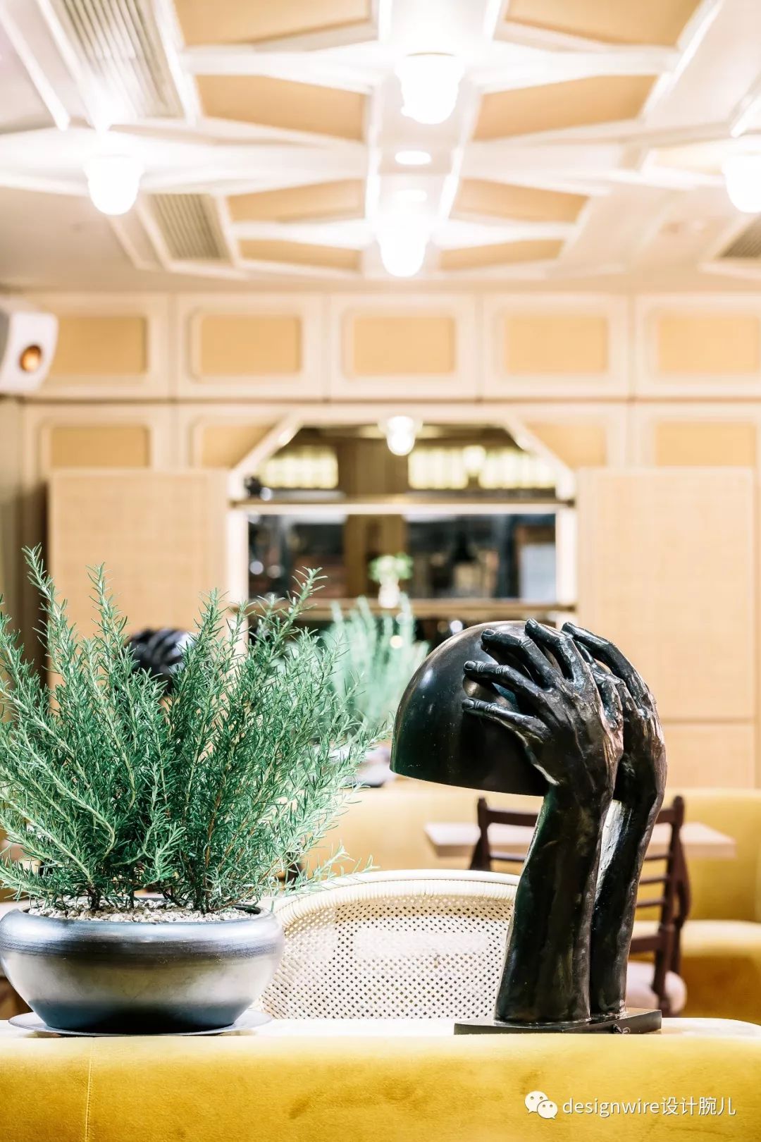 傅厚民香港 Louise 餐厅设计 | 复古与时尚的完美融合-1