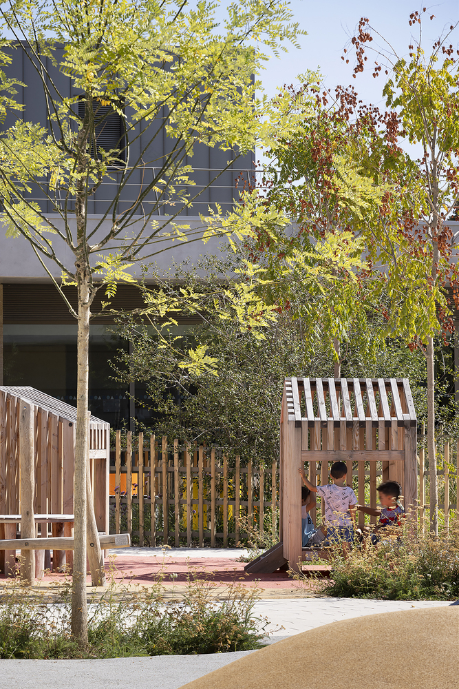 雅克·希拉克学校与体育馆-38