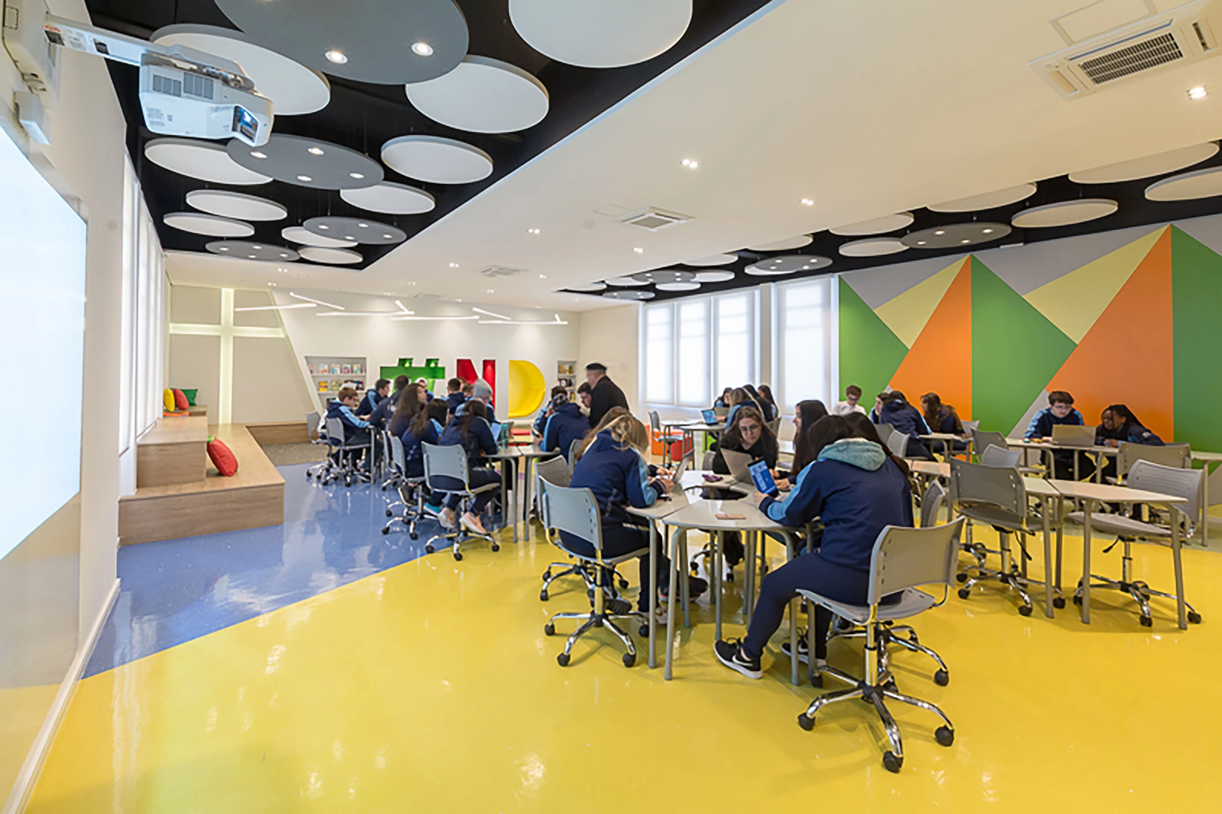 Maker Space - Notre Dame Rainha School-25