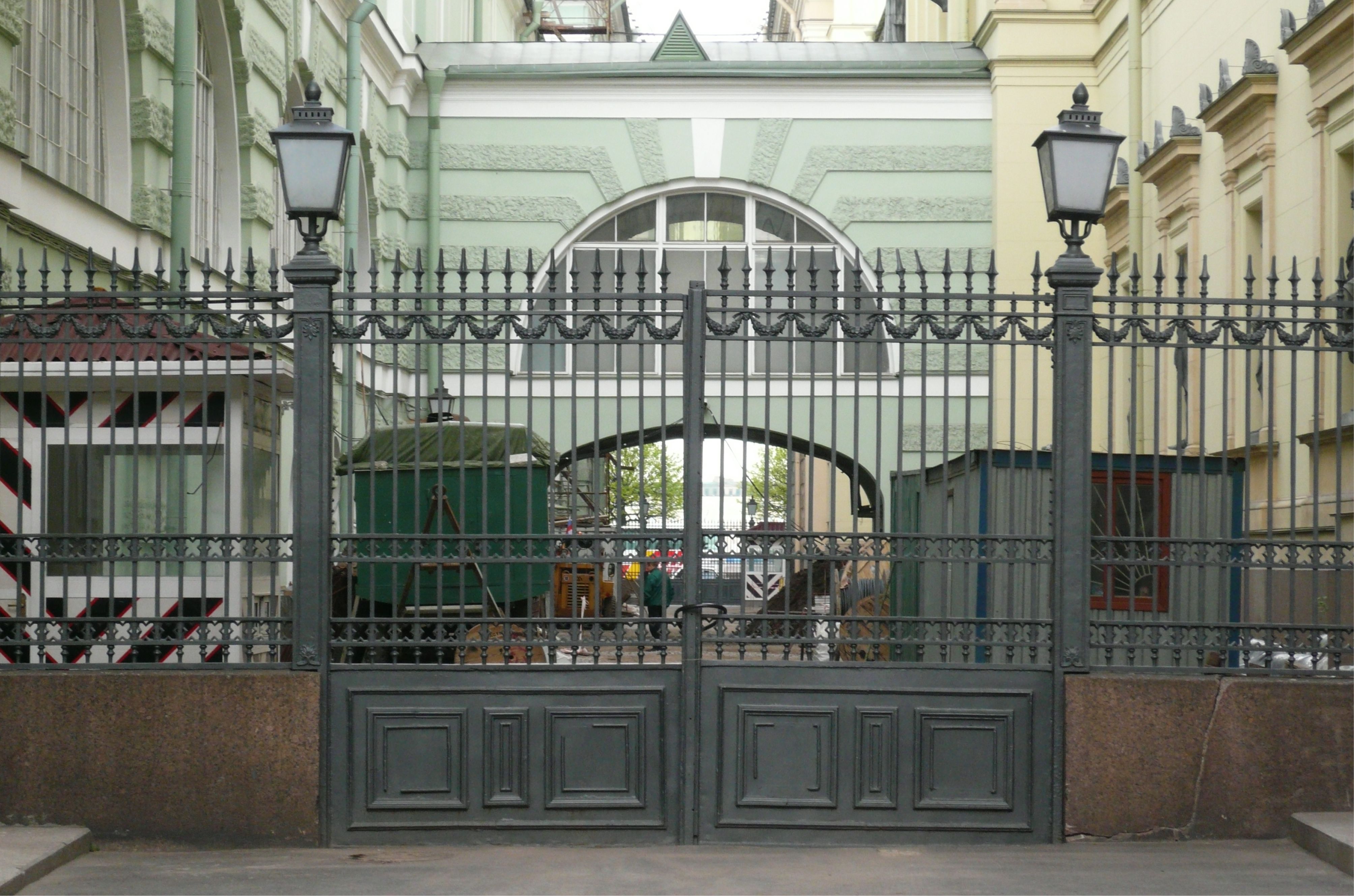 小埃尔米塔日博物馆的隐藏空间变身临时展览馆-5