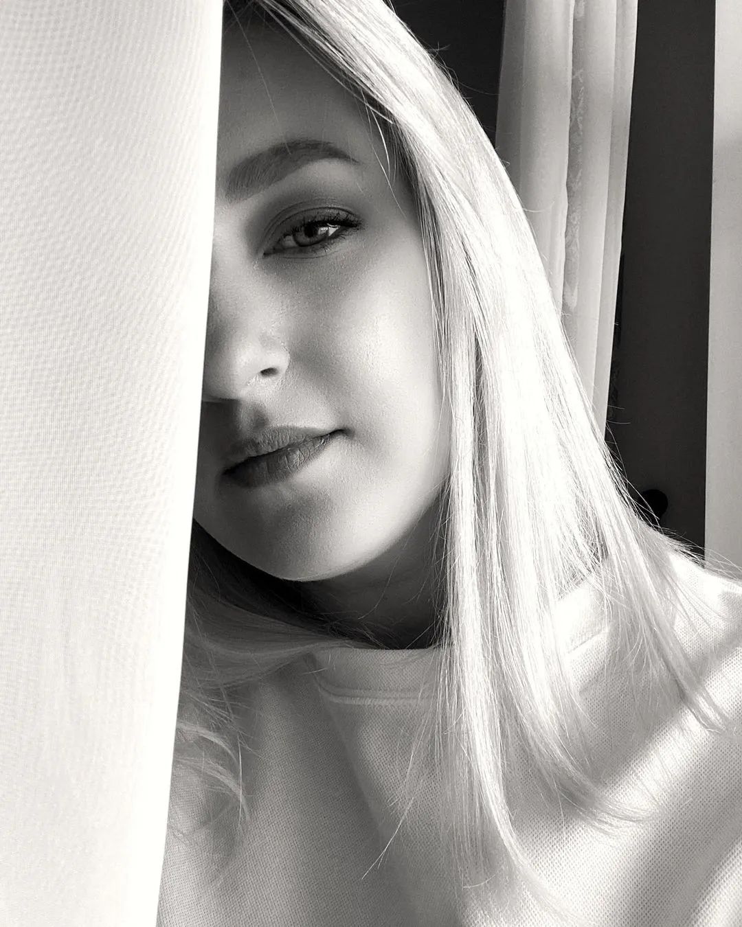 奶油色调黄铜细节,打造 120㎡精致高雅空间丨MARTA SHPACHENKO-45