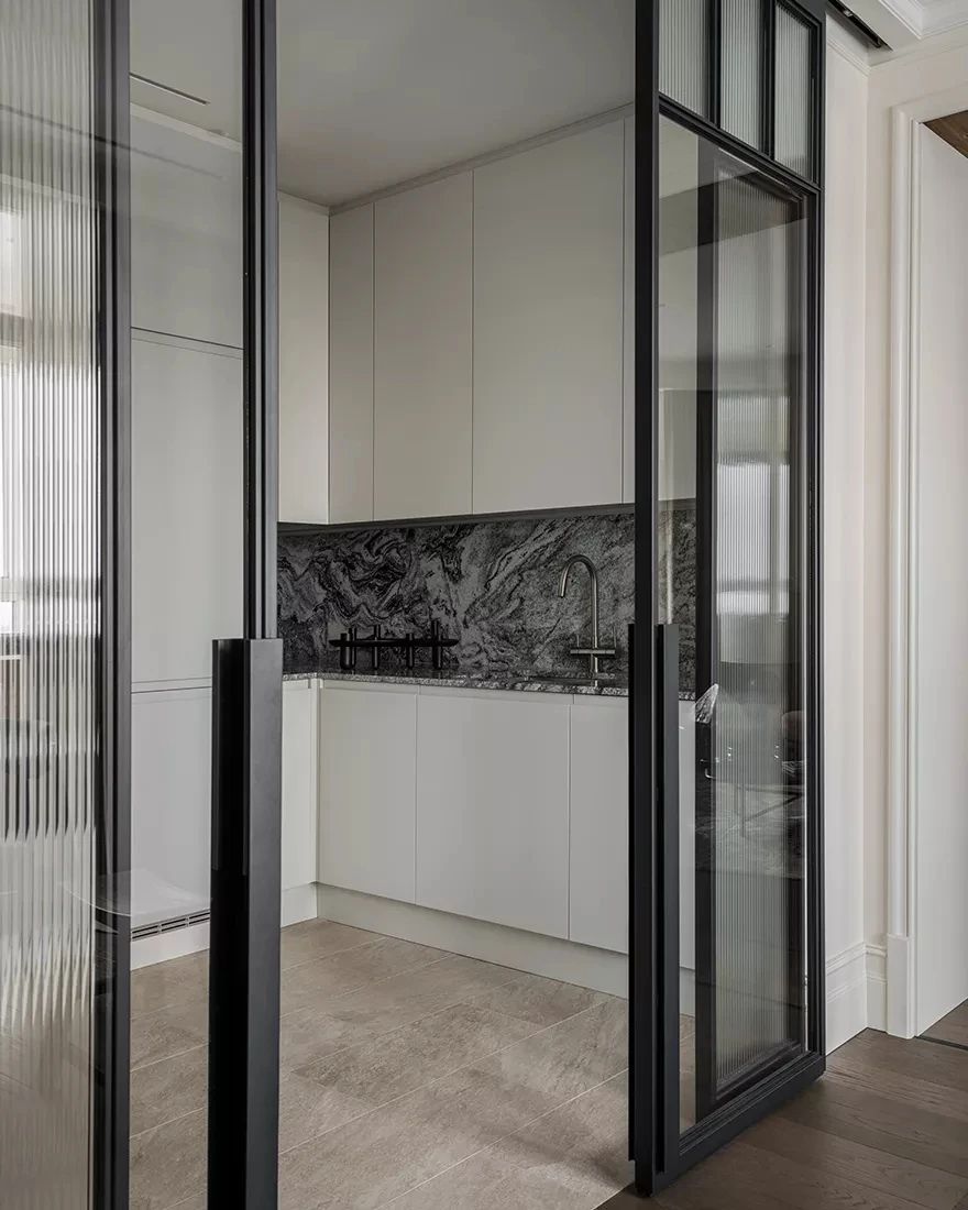 夫妻俩的 147㎡单色空间设计丨Valery Senkina-20