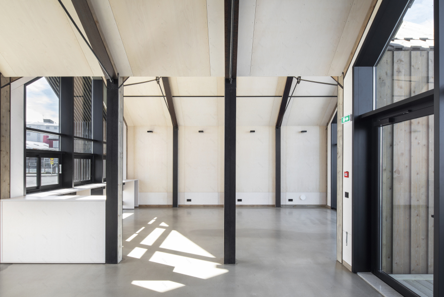 雷克雅未克旧港六座木屋办公室设计丨Yrki architects-20