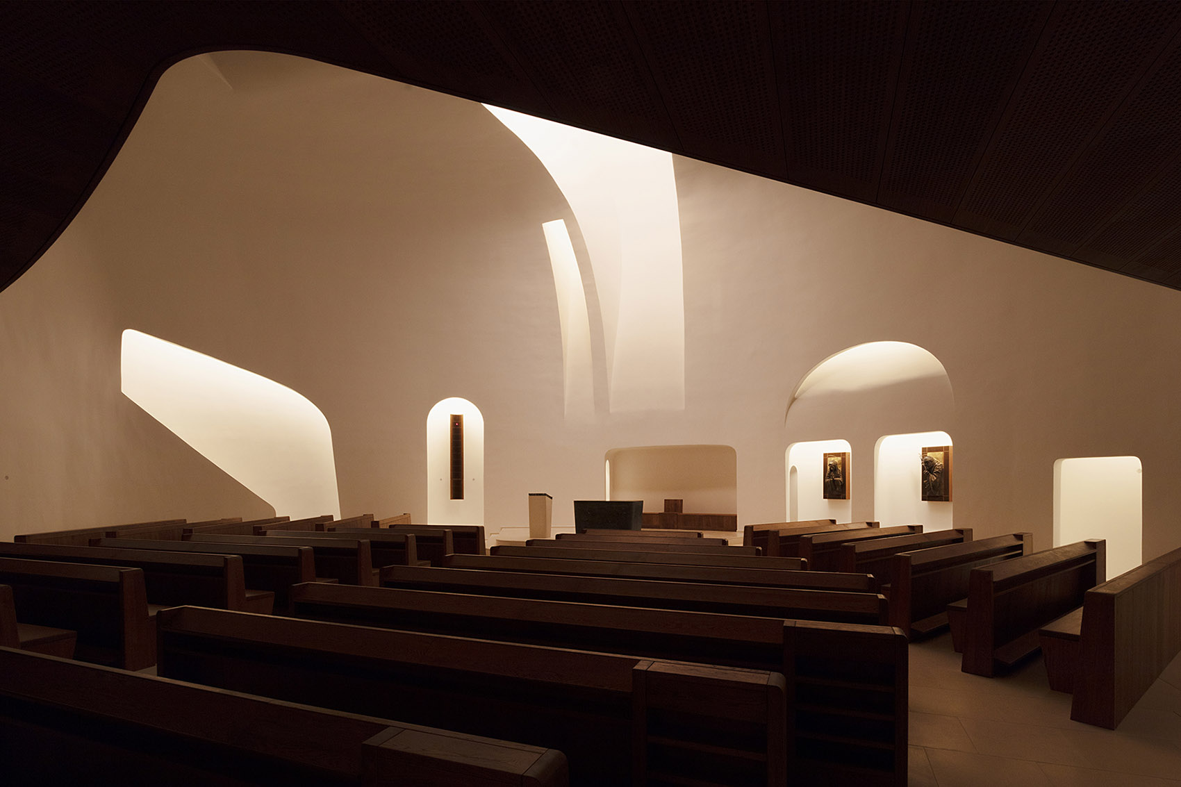 约翰·保罗二世教堂,匈牙利 / Robert Gutowski Architects-15