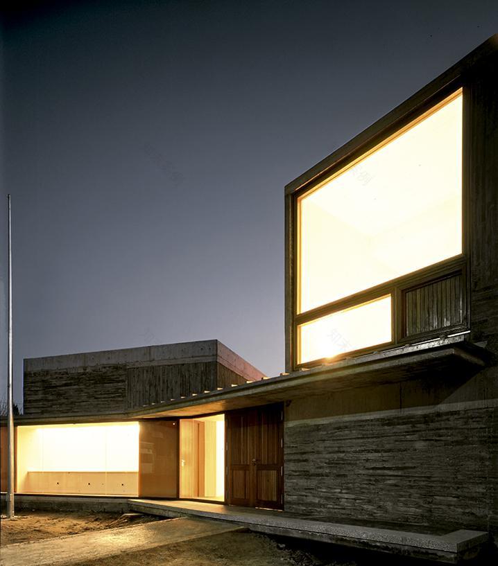 Valdemaqueda 市政厅 | 混凝土结构与环境的和谐共生-14