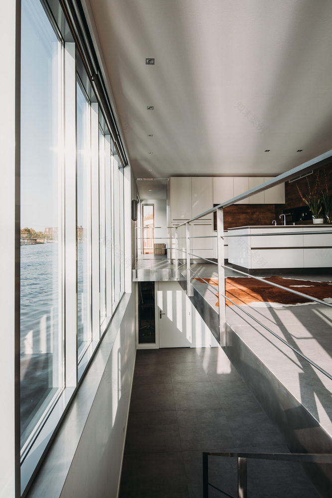 Energy Neutral Floating Villa ‘Haarlem Shuffle’ vanOmmeren-74