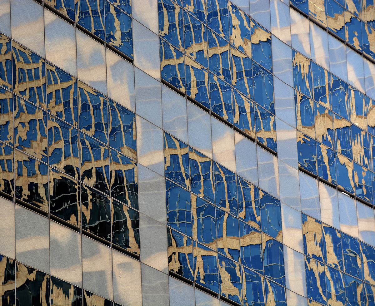 流光溢彩 · 玻璃与钢结构的时尚办公空间丨Story Jones Sloane III-10