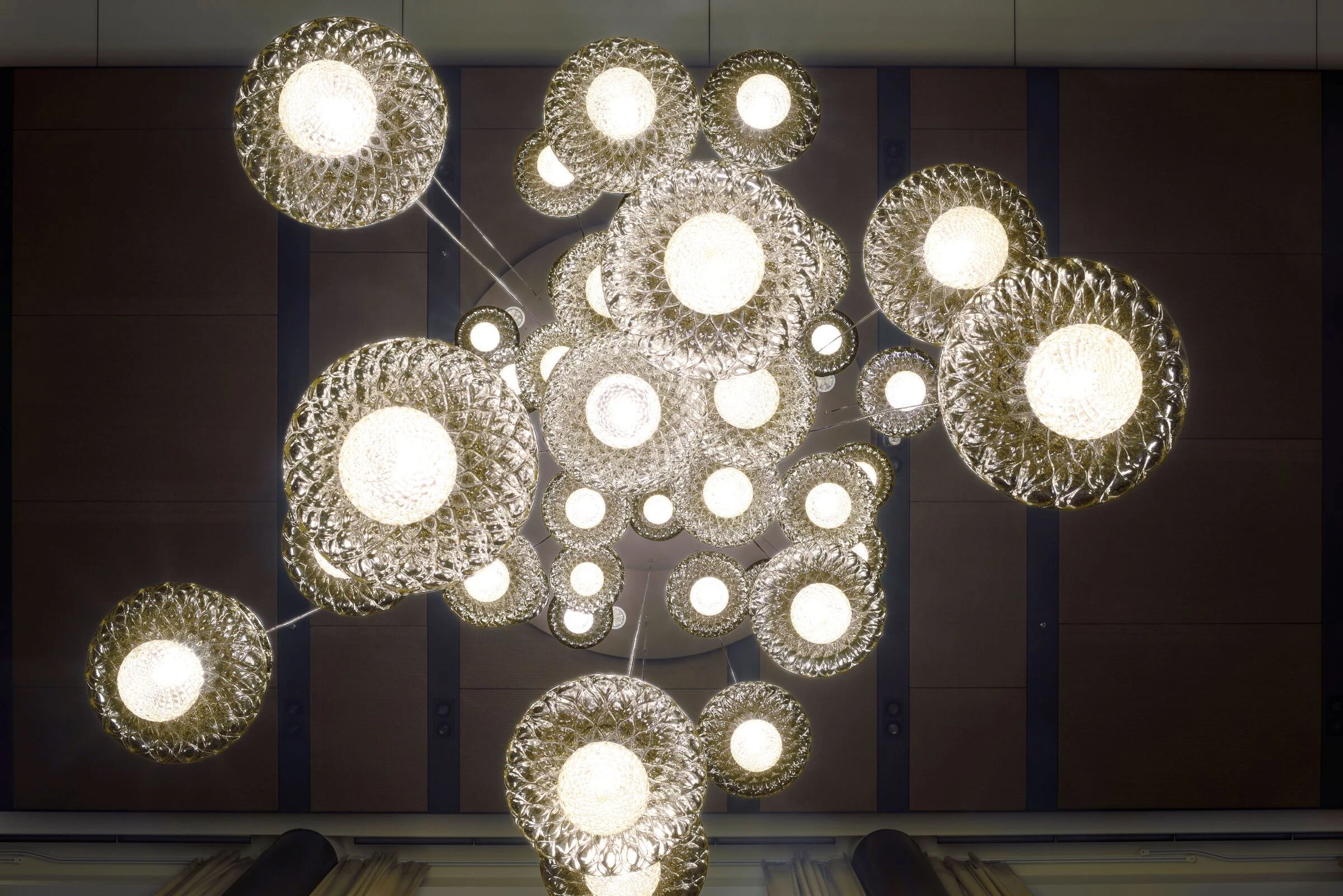 东京宝格丽塔里的璀璨“瀑布”-8