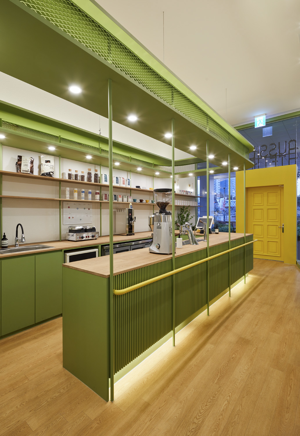 15 坪韩式自然风布兰奇咖啡厅设计-6