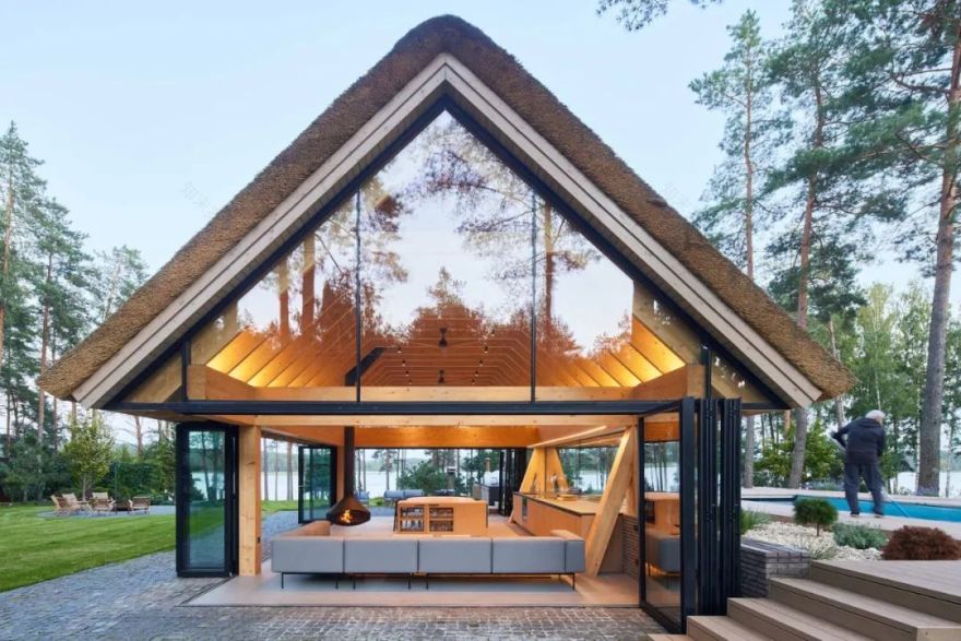 湖边森林中的钢构游泳池房丨立陶宛-30