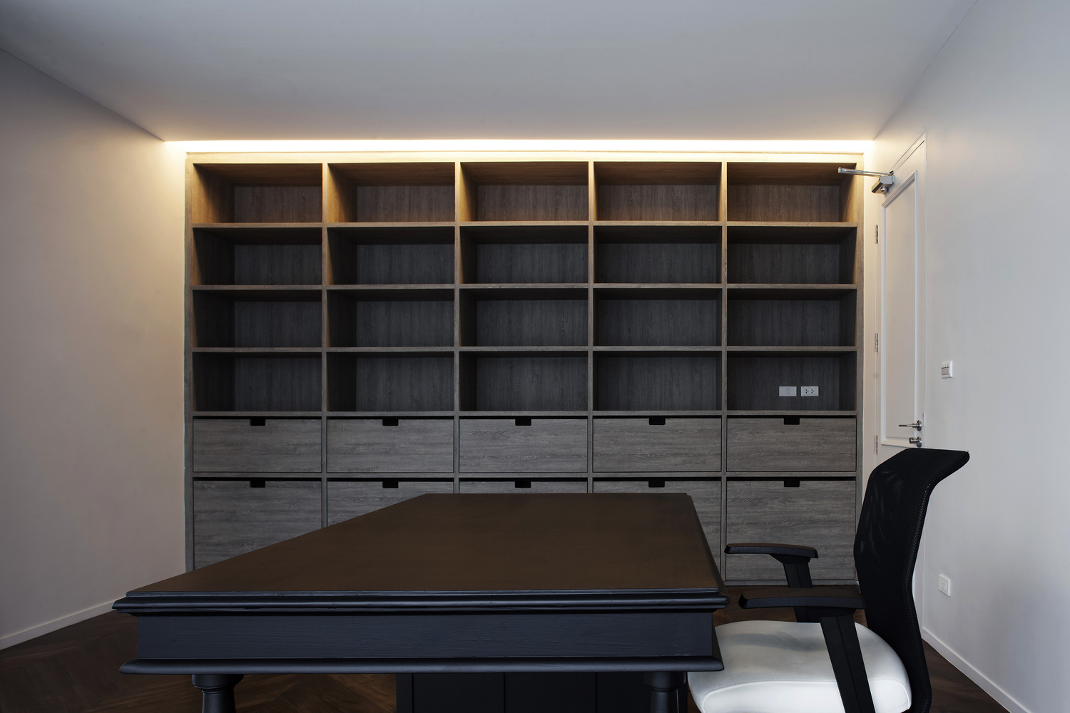 曼谷 500 平米现代家居改造,传统与时尚的完美融合-34