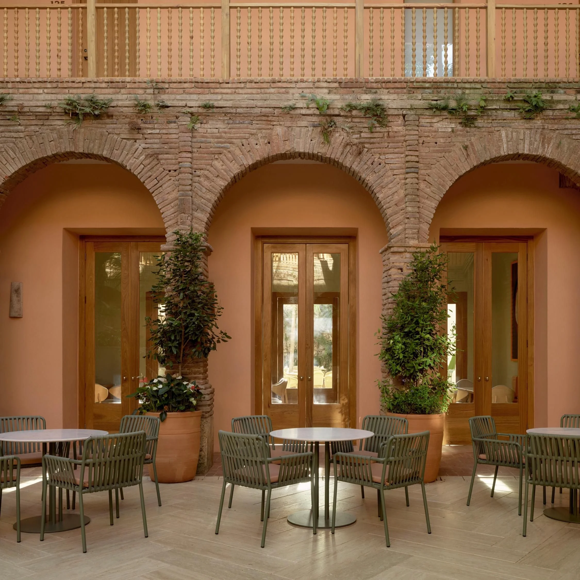 金普顿拉斯梅塞德斯酒店丨Estudio Moneo Brock-21