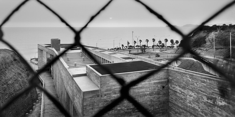 探索建筑与自然的复杂关系-6