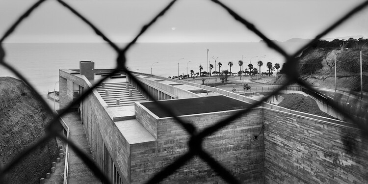 探索建筑与自然的复杂关系-6