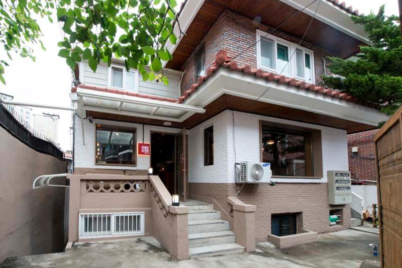 24 平米小屋变身创意图书馆-2