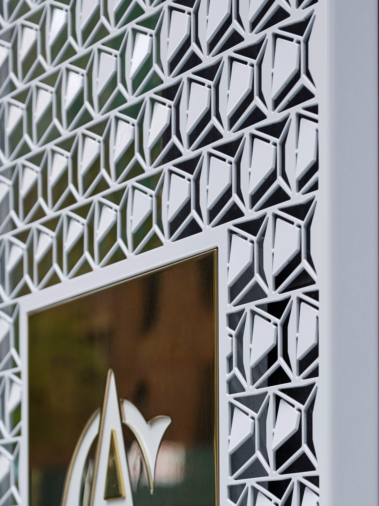 波浪金属屏风演绎商业空间新概念-14