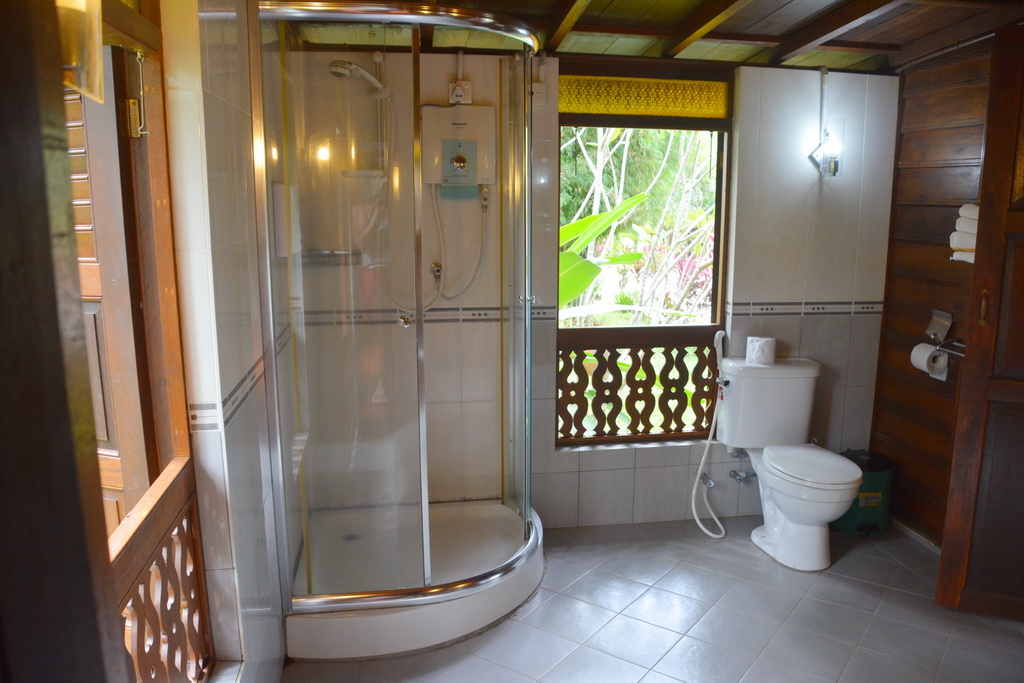 马来西亚传统风格实用架空木屋设计-20