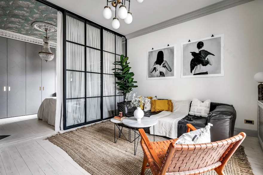 斯德哥尔摩 72 平米公寓,螺旋楼梯与玻璃隔间的完美结合-10