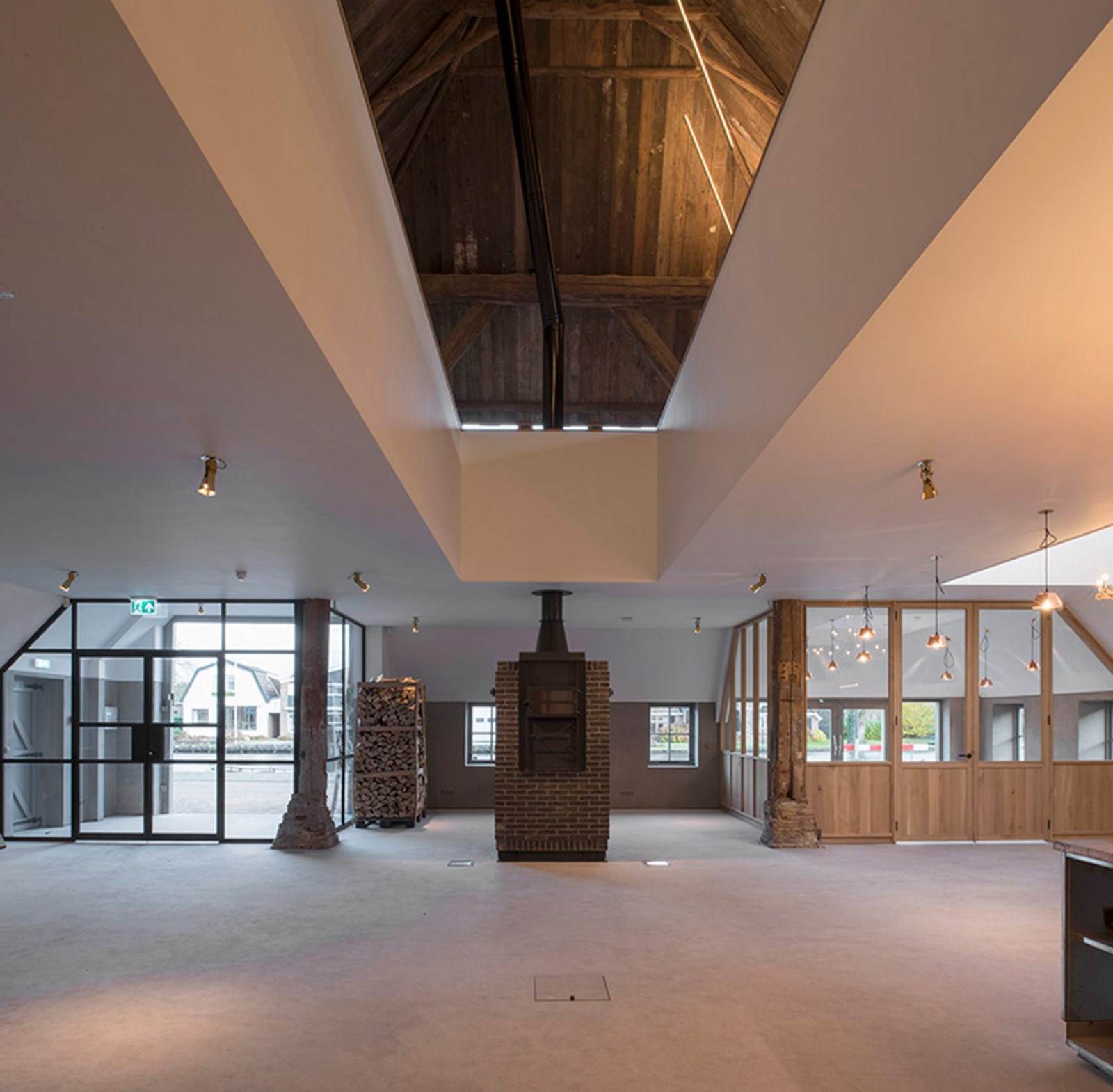 谷仓转变的乡村旅馆-4