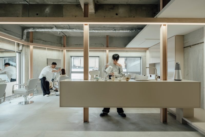 奇宇美发沙龙（此处qiyu根据拼音推测为品牌名称进行中文实名翻译，若不是此含义请提供更多背景信息） -43