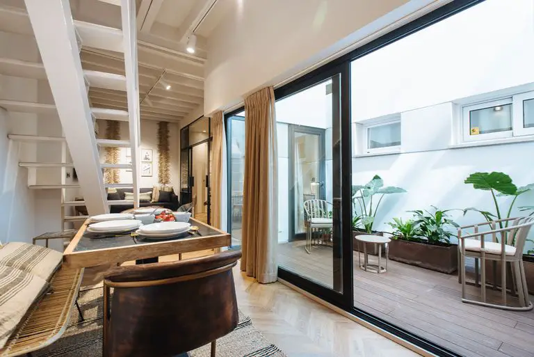 自然色彩的西班牙小复式 | 安静与品质的完美结合-10