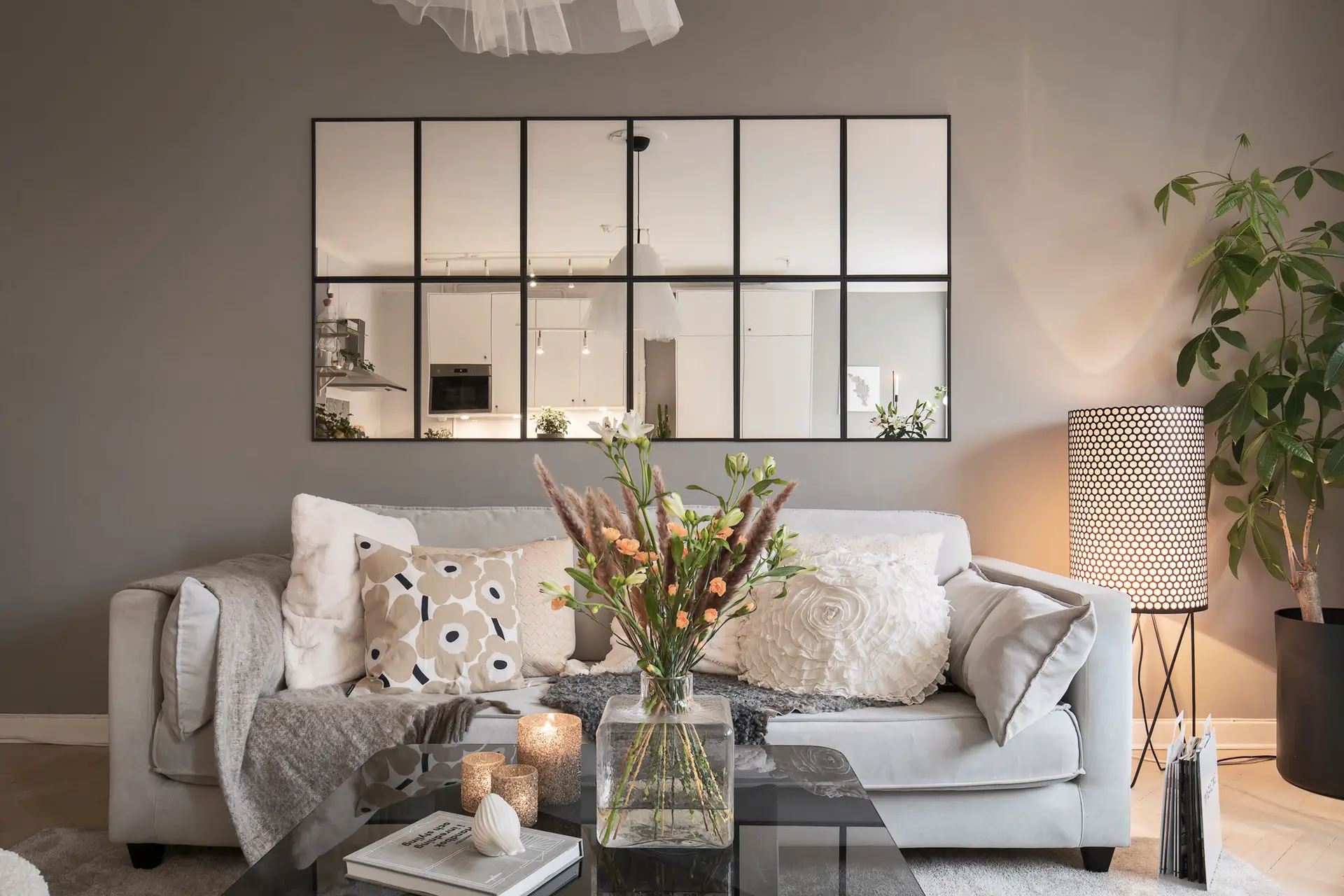 瑞典 54m2 设计公寓 | 窗 less 卧室的创意改造-4