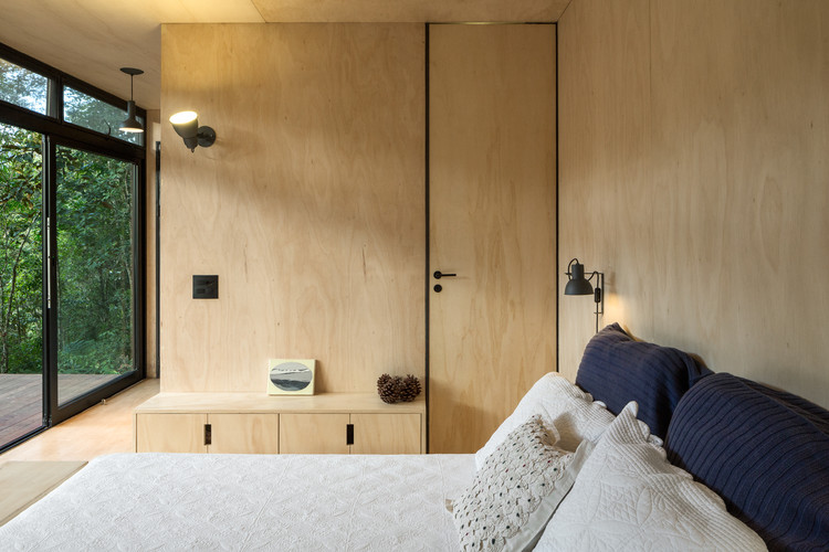 极简主义的山间小木屋-18