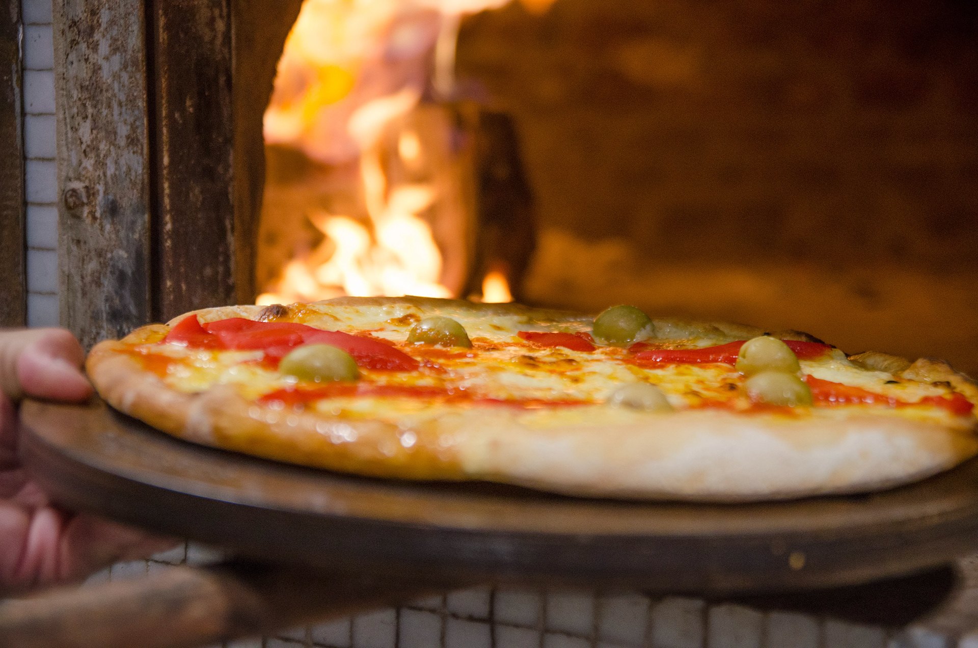 热纳罗的披萨和汉堡-14