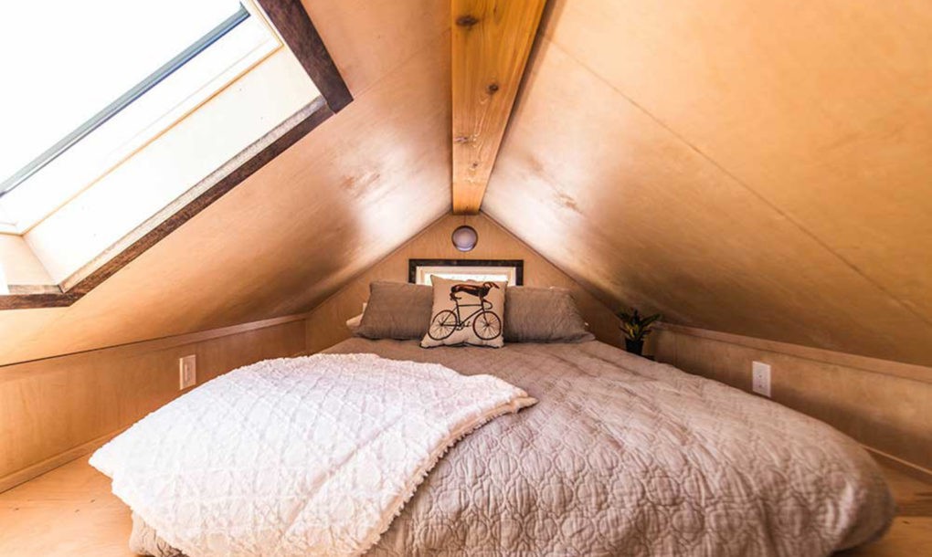 A Home on Wheels with Every Possible Comfort-32