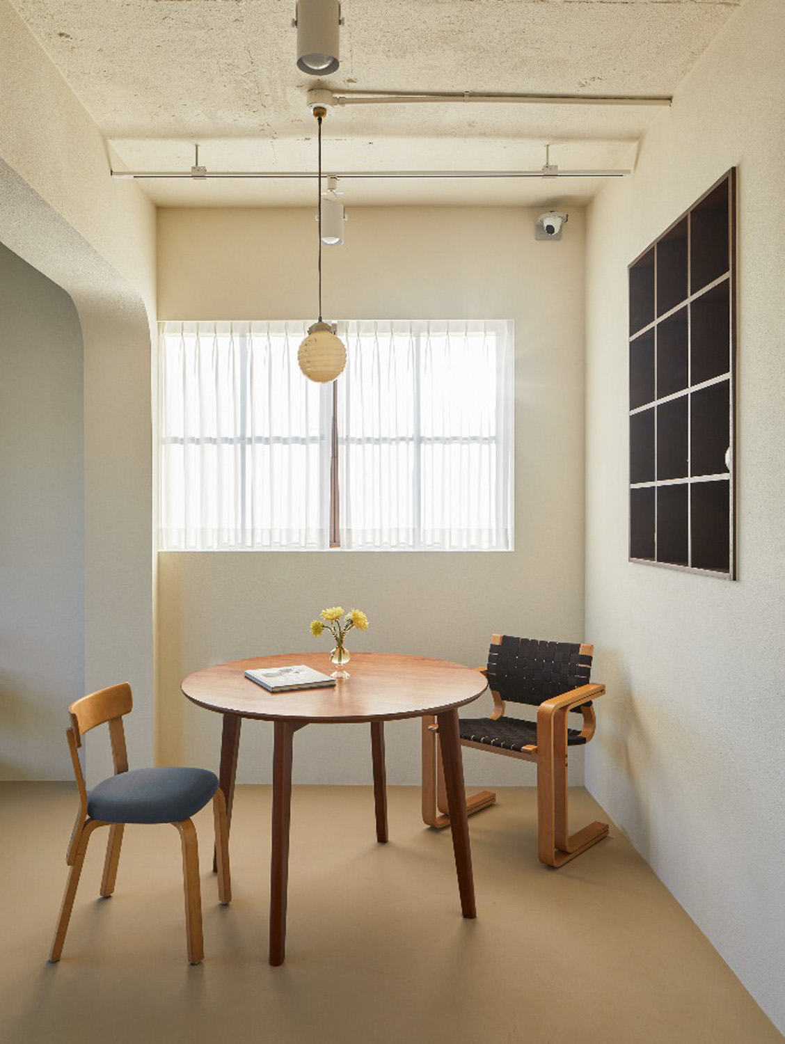 35 平简约设计工作室，展现白色与木纹之美-13