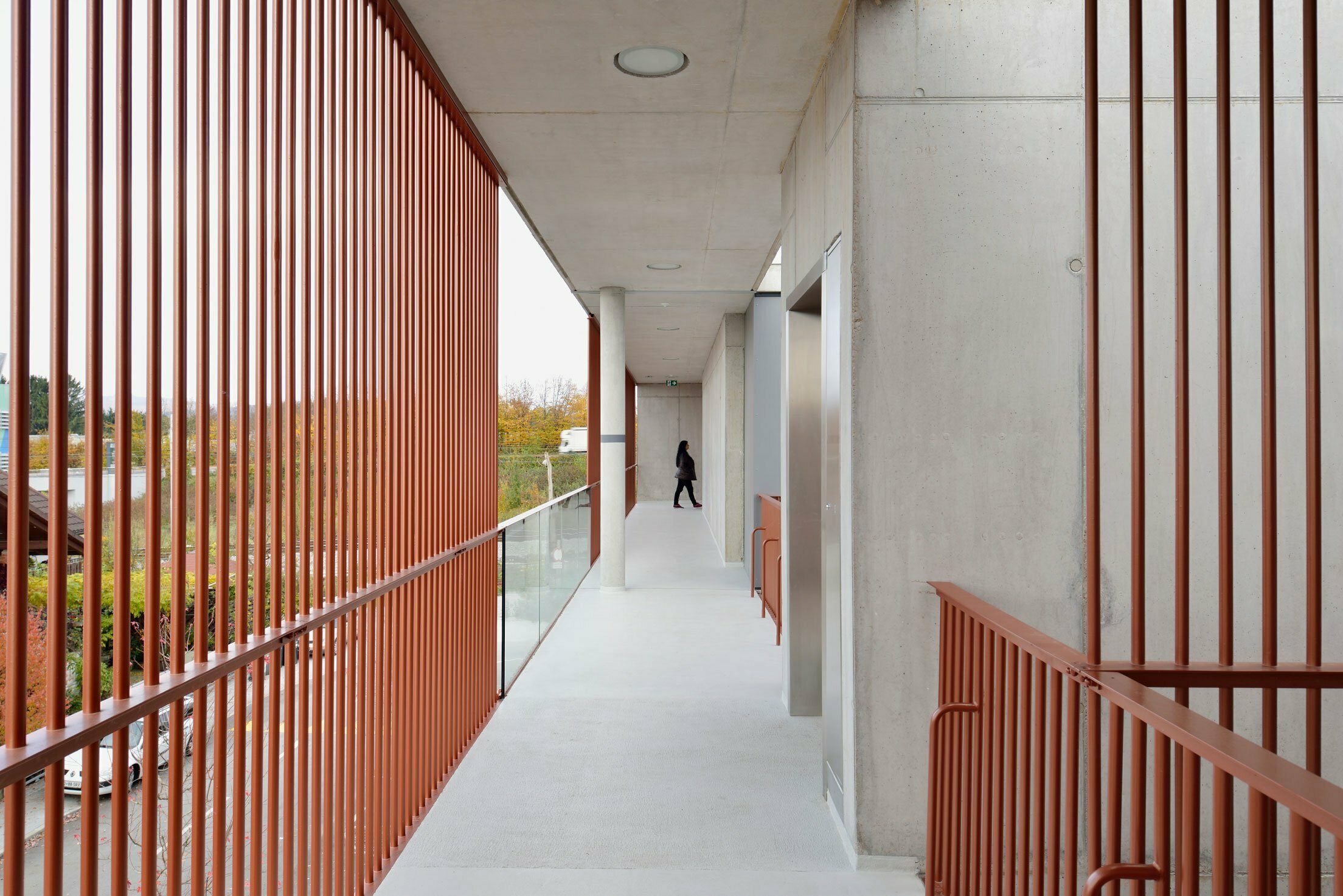 由于 dolgi 可能不是常见、正确的词汇，难以准确理解其含义，因此无法提供准确翻译 丨Bevk Perović arhitekti-7