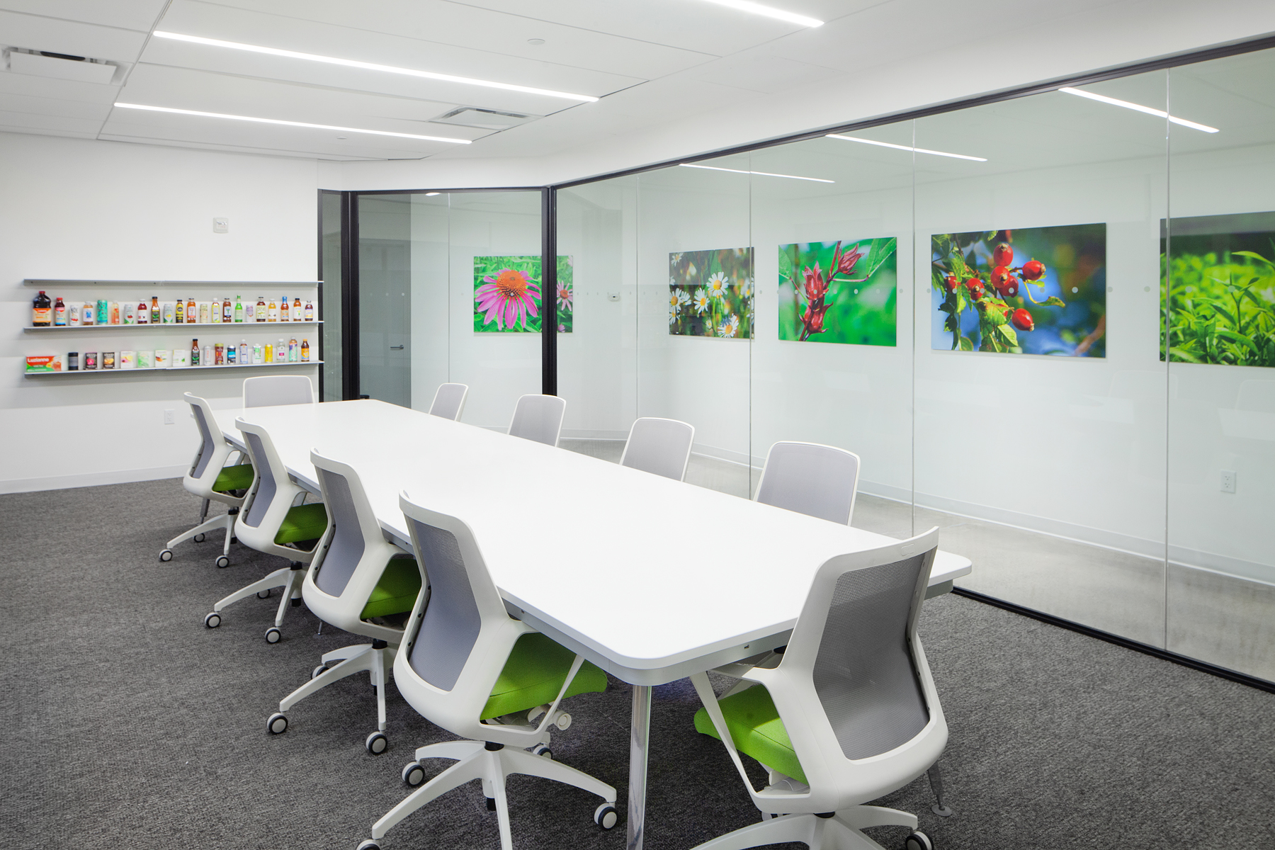 八角形建筑中的动态实验室与办公空间-10