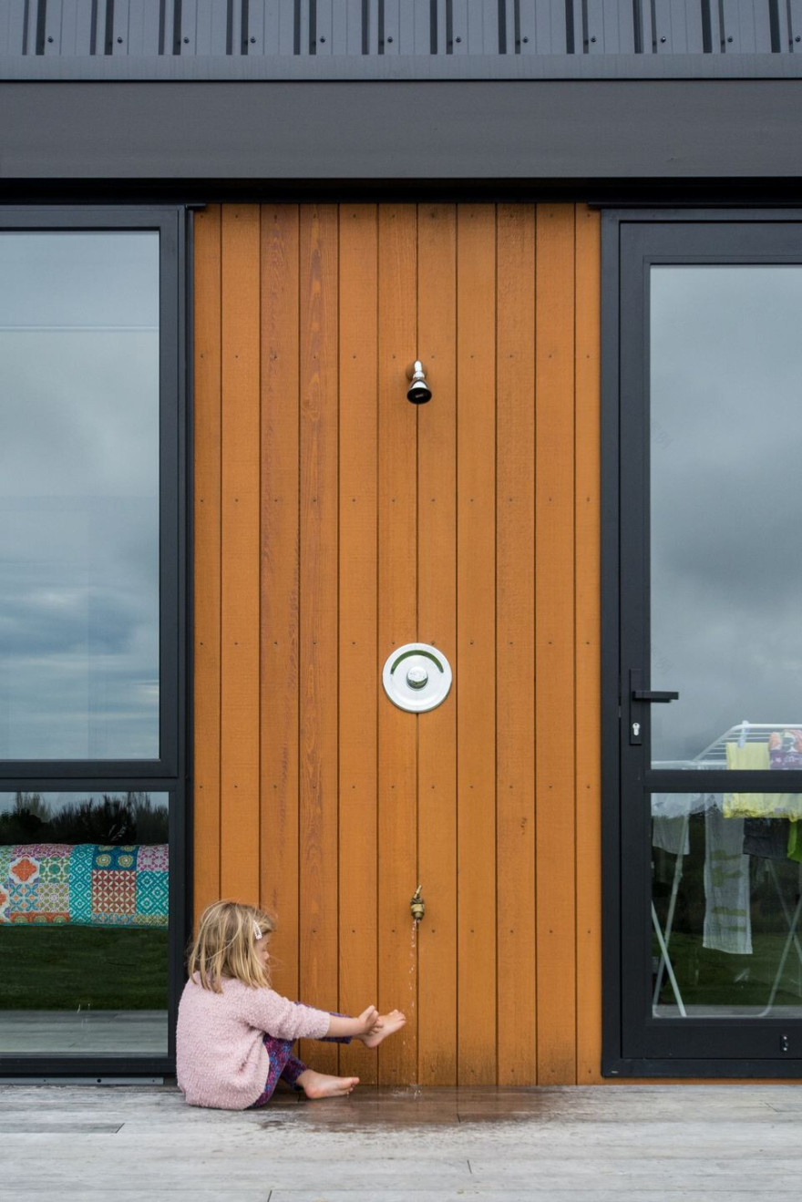 新西兰 Te Arai L 型木屋 | 自然环保的家庭休闲空间-29