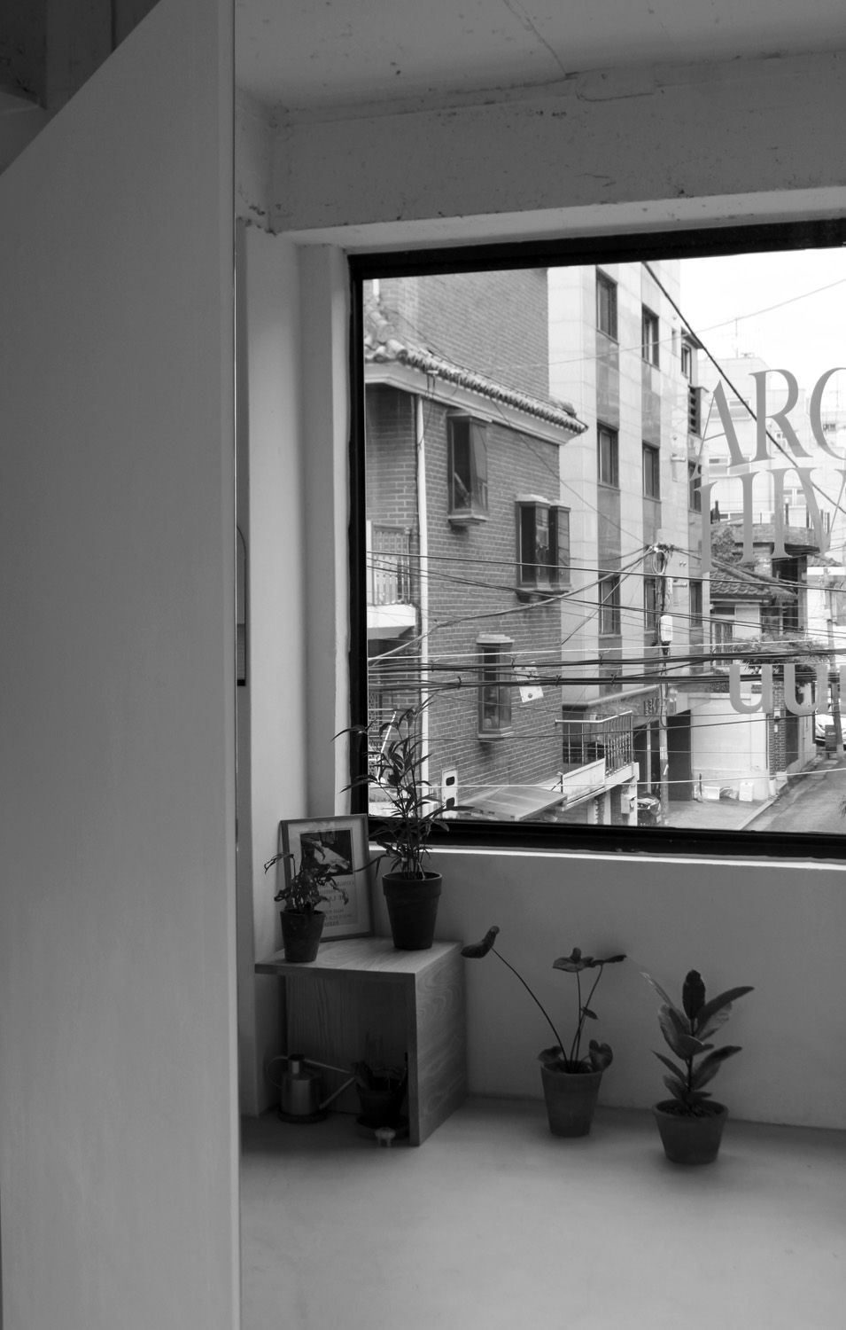 白色时尚迷你家具店设计-14