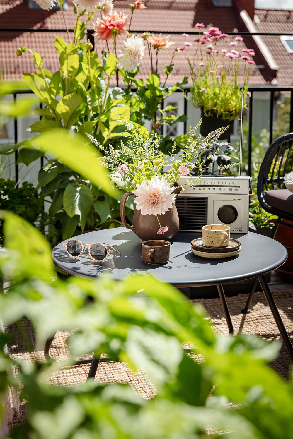 哥德堡红色沙发公寓 | 独特阁楼设计与空间利用-12