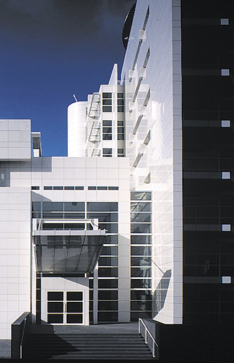 Canal  Headquarters Richard Meier-12