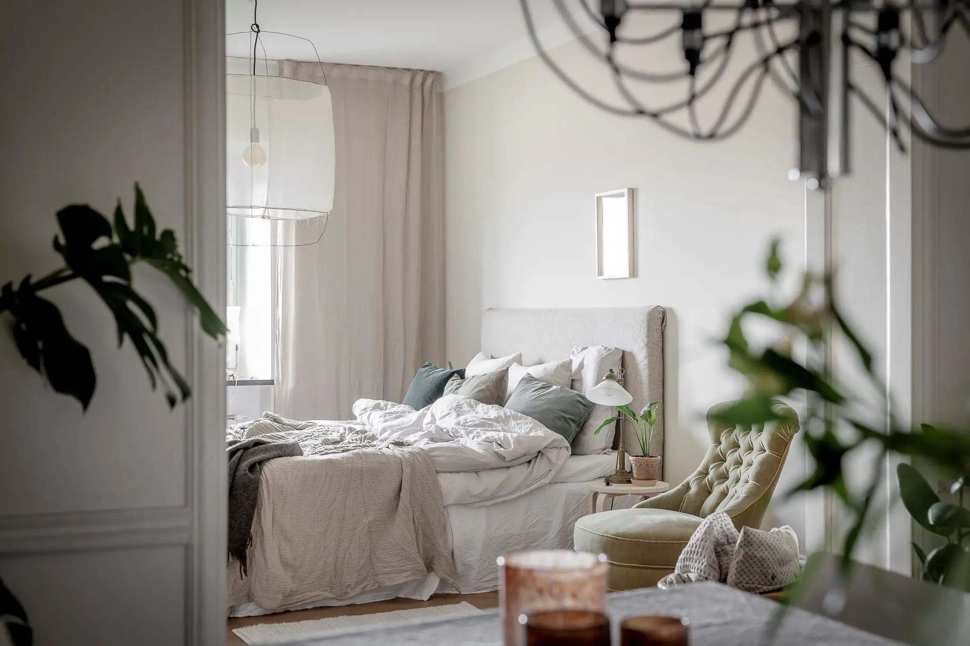 红白棋盘地板 | 古老公寓的现代魅力-18