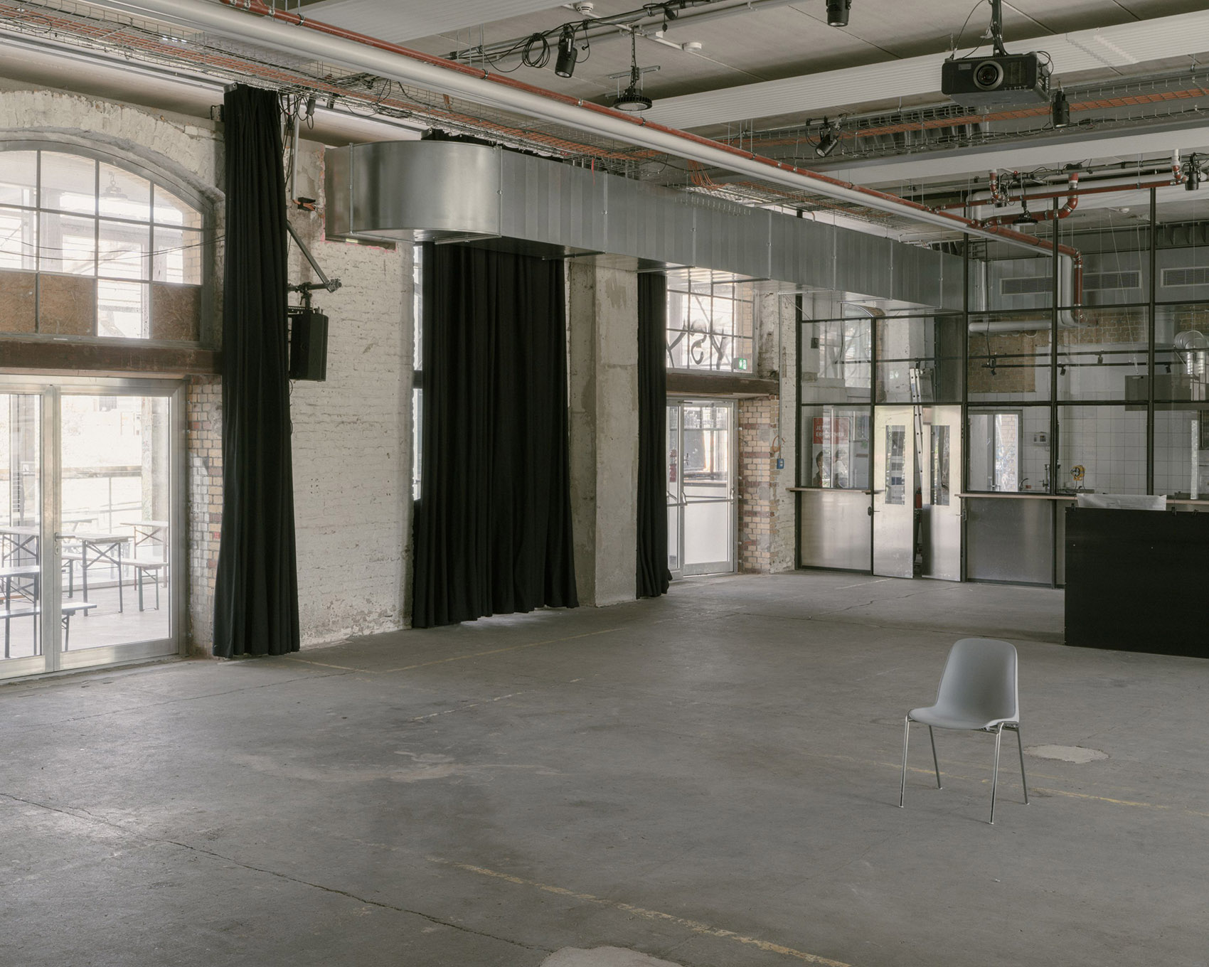 柏林ZKU艺术与城市学中心改造丨德国柏林丨Peter Grundmann Architekten-23