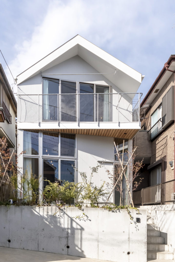 玄関から寝室までひとつながりの家開放性とともに家族の気配を感じながら暮らす | Architecture | 100%LiFE-15