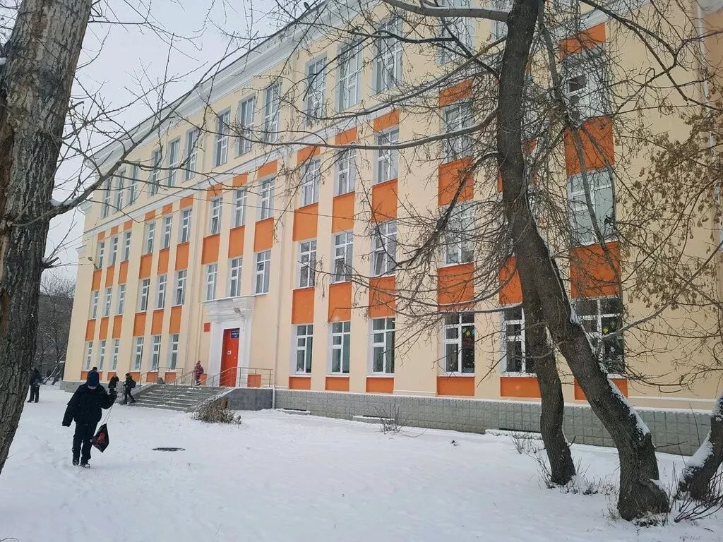 史上最壕小学！亿万土豪爆改母校，画风秒变皇宫！学生哭了，家长坐不住了......-19