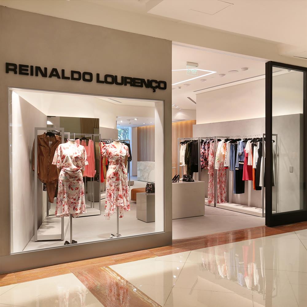 巴西 Reinaldo Lourenço 商店 | 极简悬浮楼梯设计-1