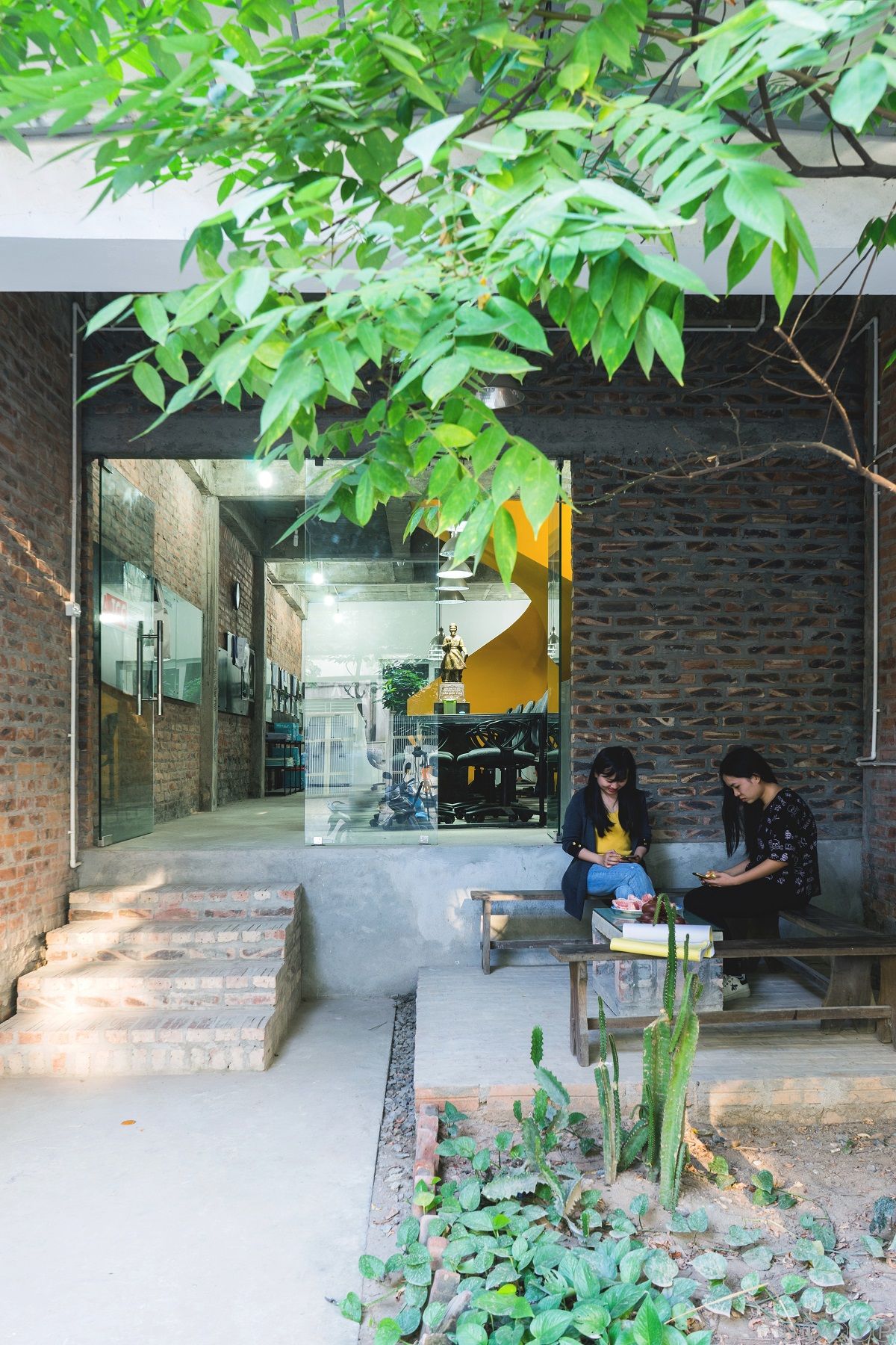 办公楼变身为现代设计工作室-6