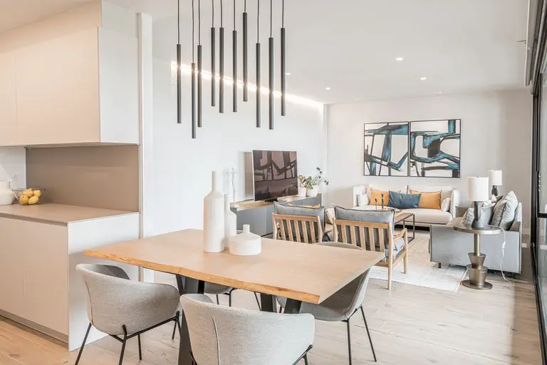 西班牙木质设计公寓,打造温馨现代生活空间-3