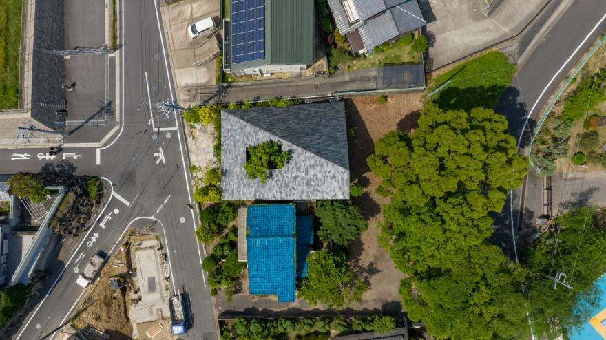 石头缝里的生机 · 大地之家的绿色创新设计-1