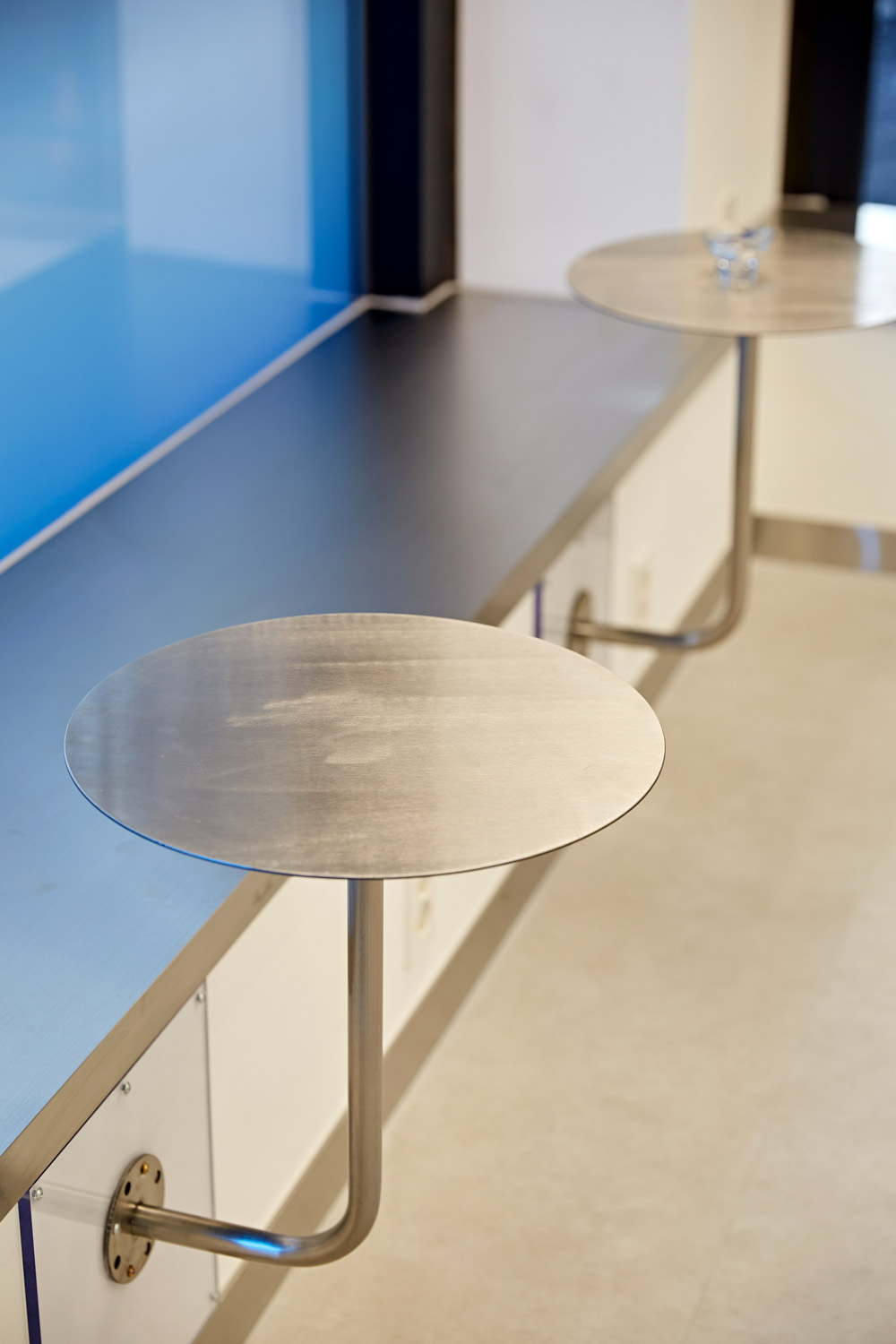 现代简约 18 平米咖啡厅设计-17