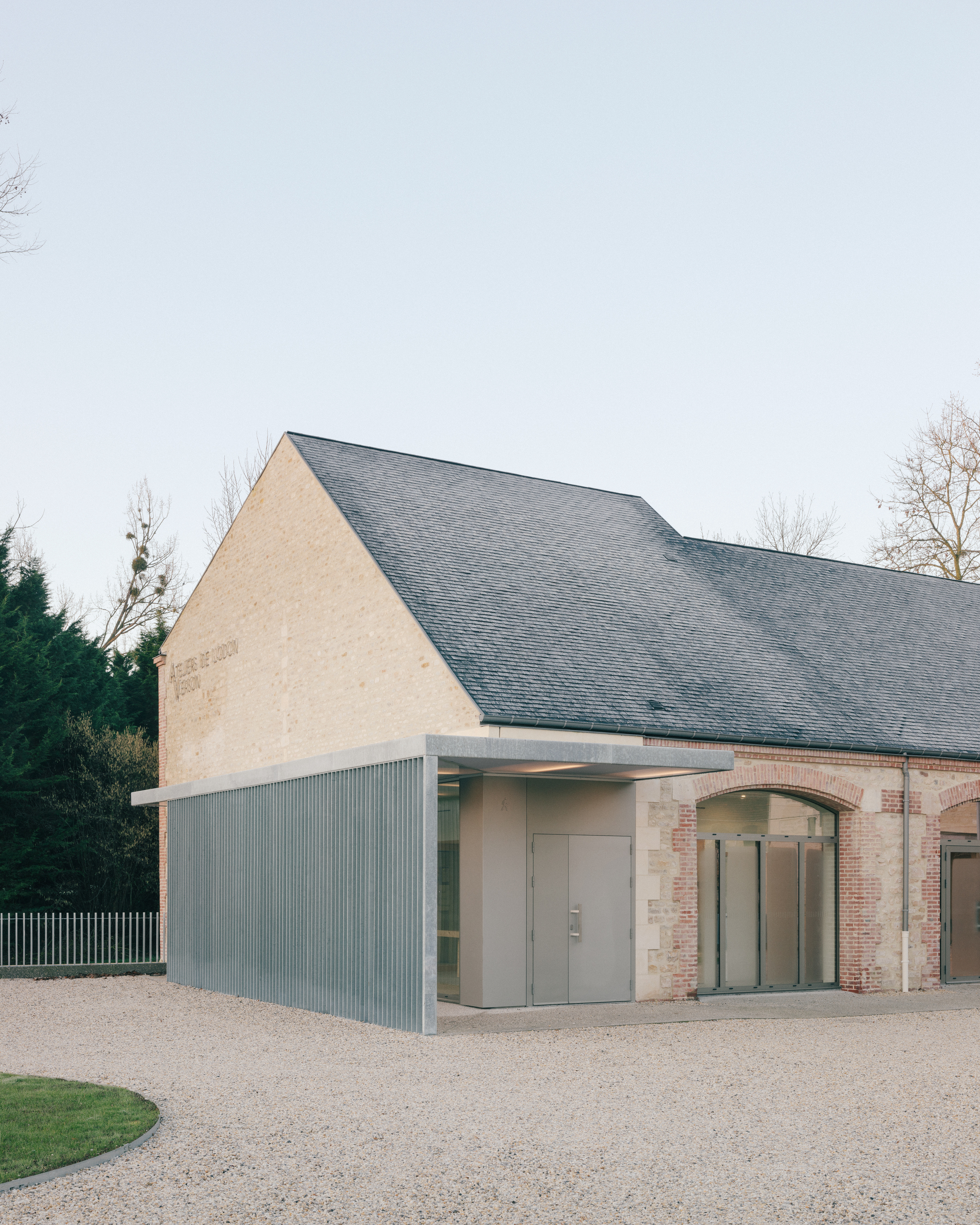 Rotation Workshops 多功能厅和协会大楼丨法国丨ACAU Architects-9